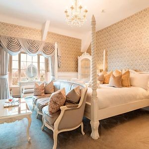 Deluxe Four Poster